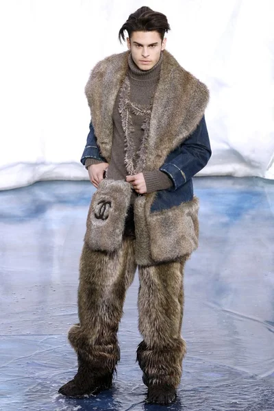 Look 29
